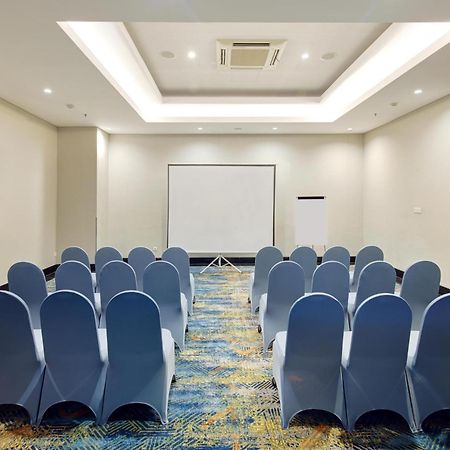 Aston Inn Pantai Losari Makassar Ngoại thất bức ảnh