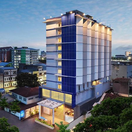 Aston Inn Pantai Losari Makassar Ngoại thất bức ảnh