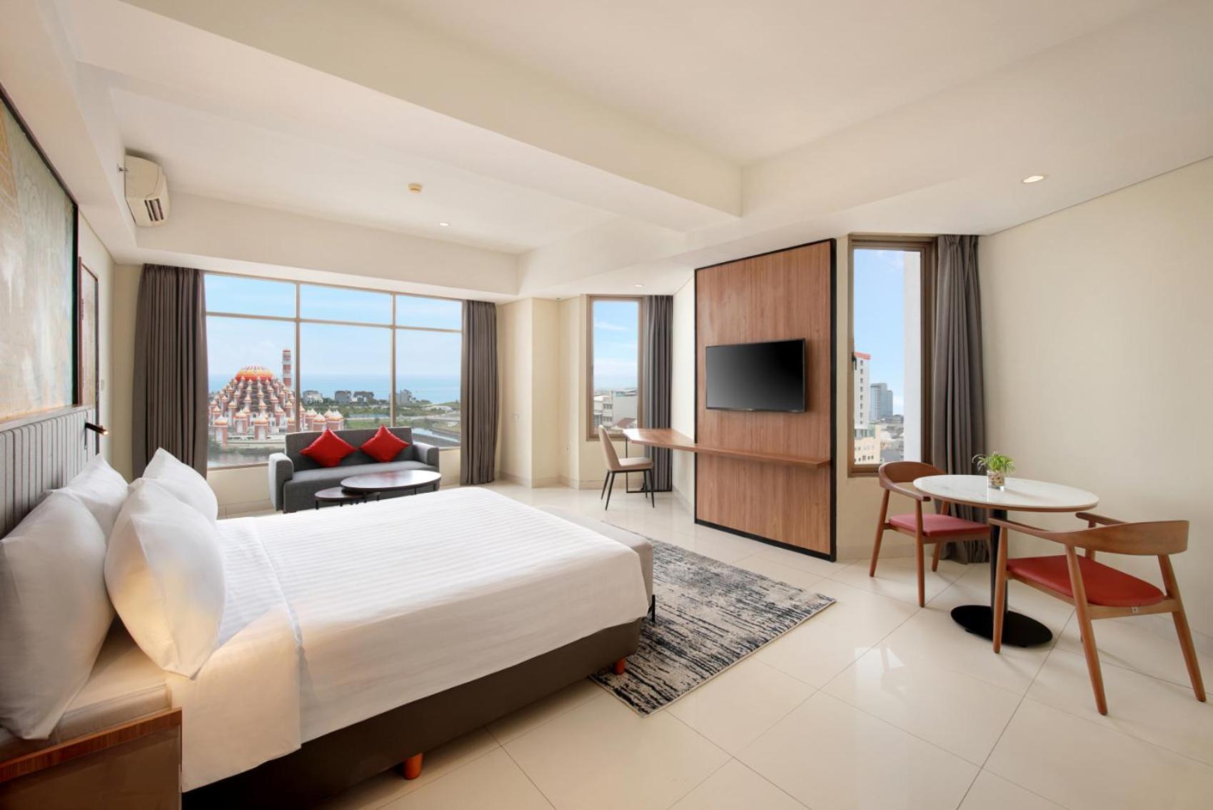 Aston Inn Pantai Losari Makassar Ngoại thất bức ảnh