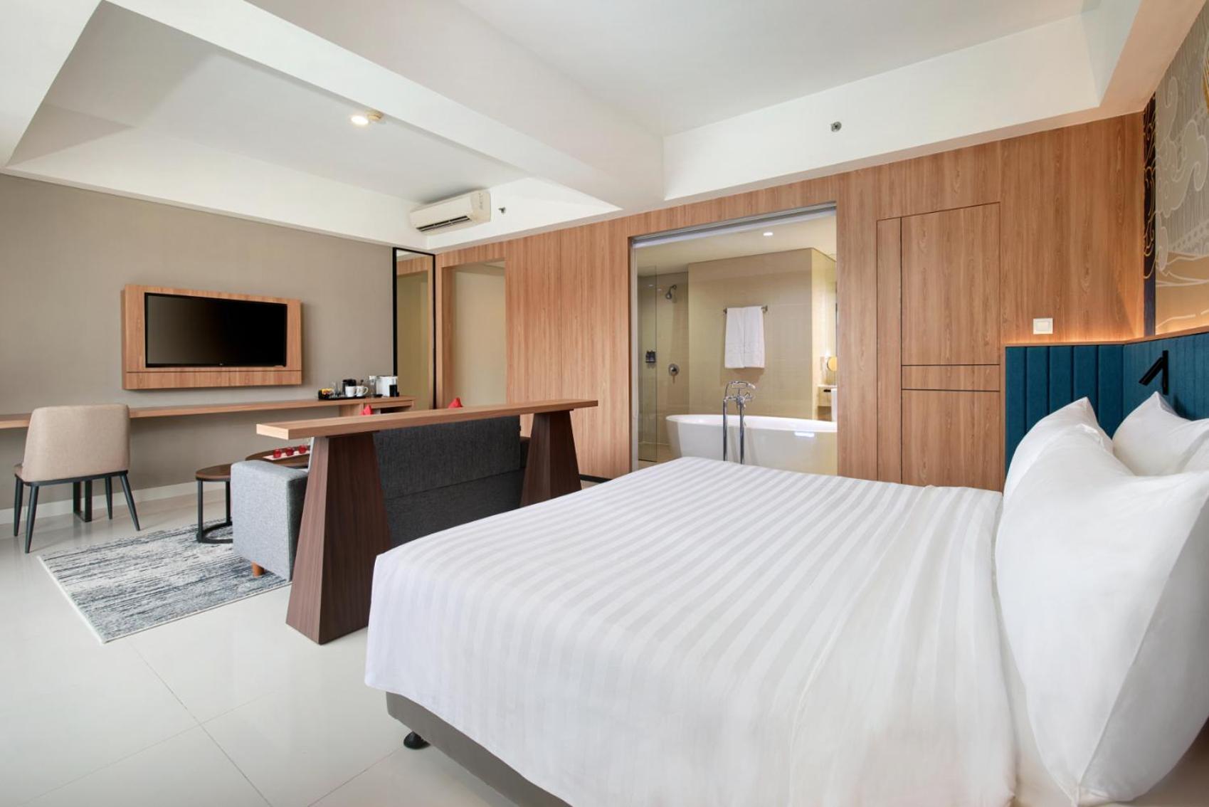 Aston Inn Pantai Losari Makassar Ngoại thất bức ảnh