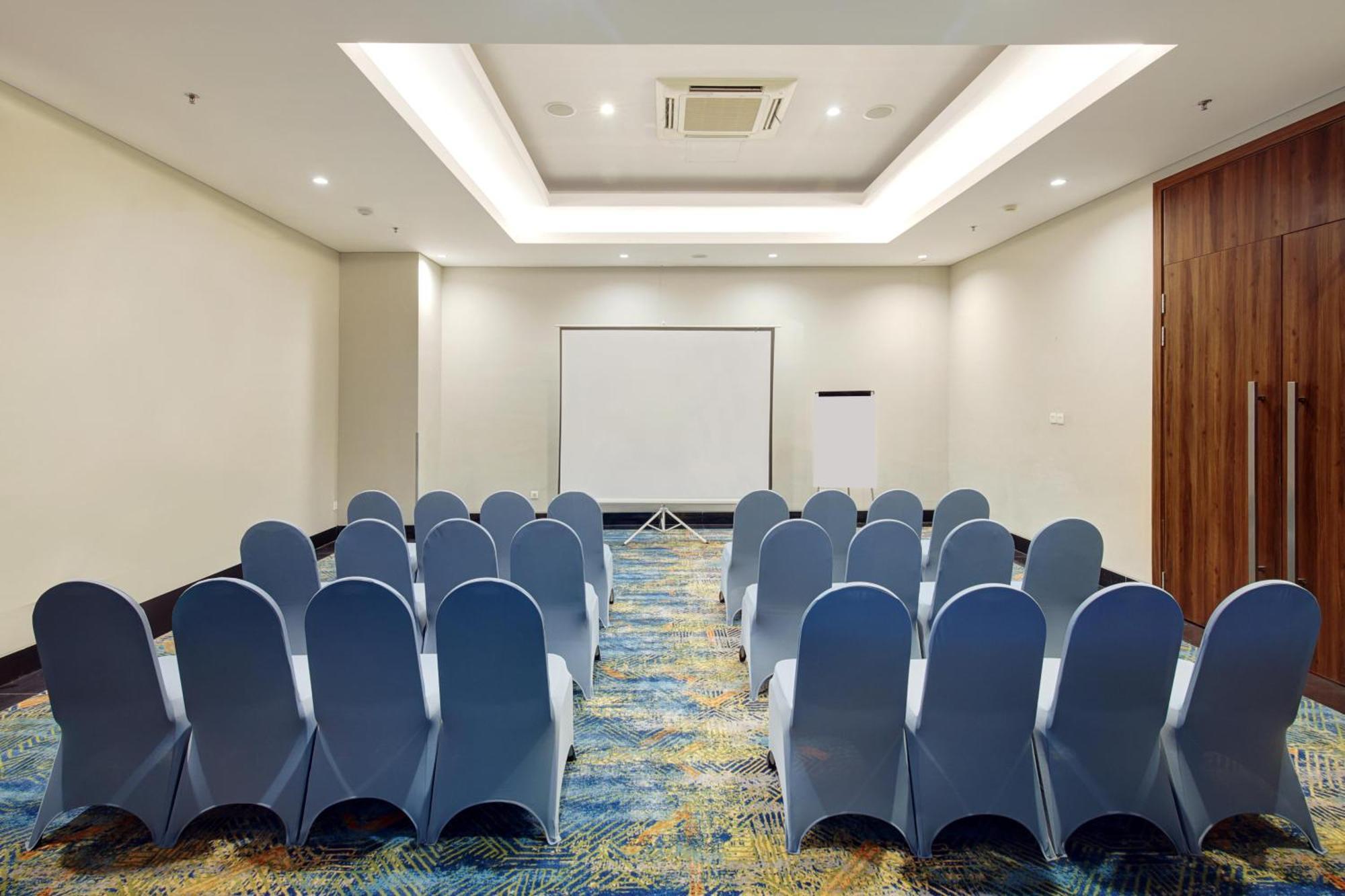 Aston Inn Pantai Losari Makassar Ngoại thất bức ảnh