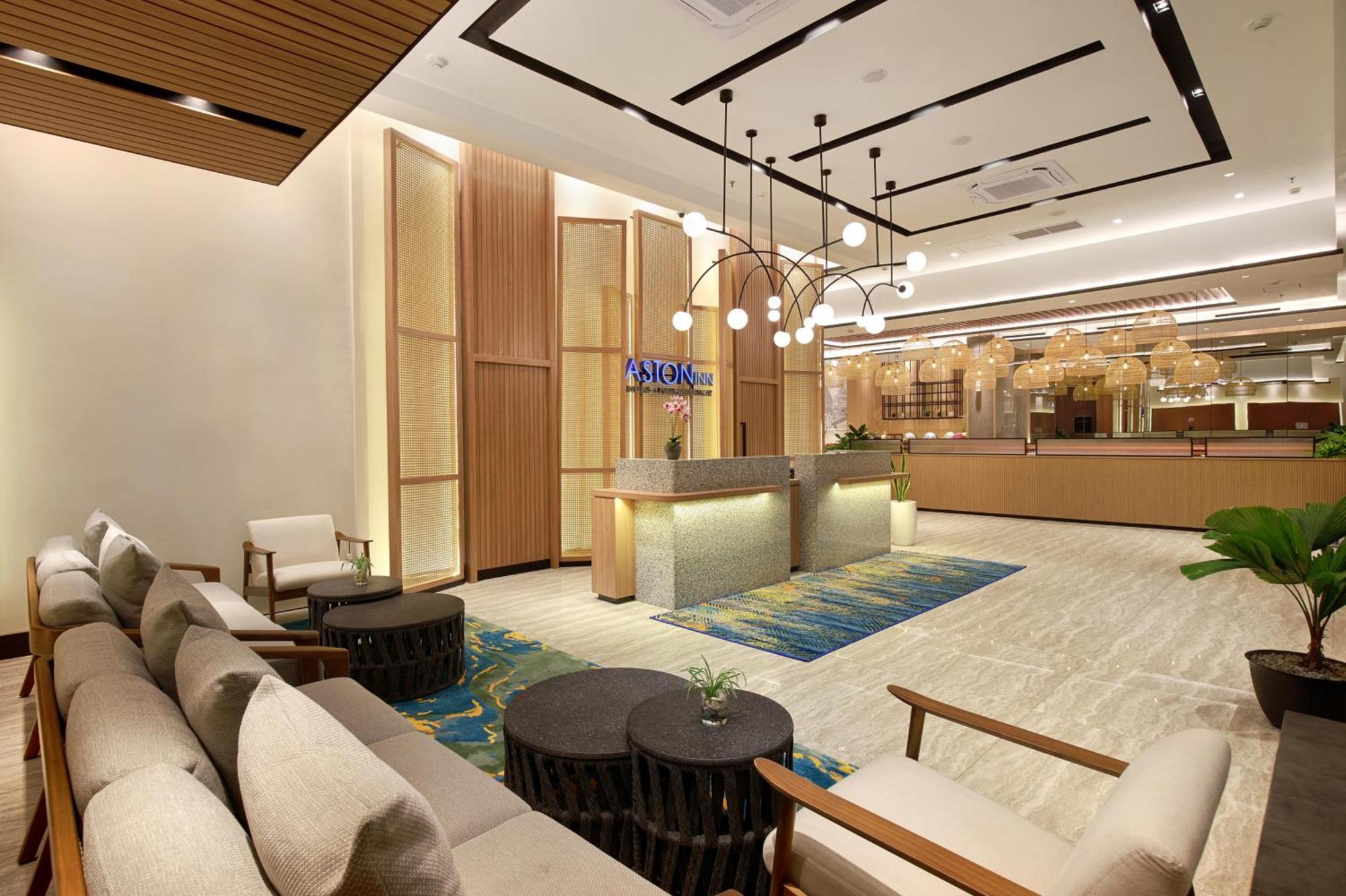 Aston Inn Pantai Losari Makassar Ngoại thất bức ảnh
